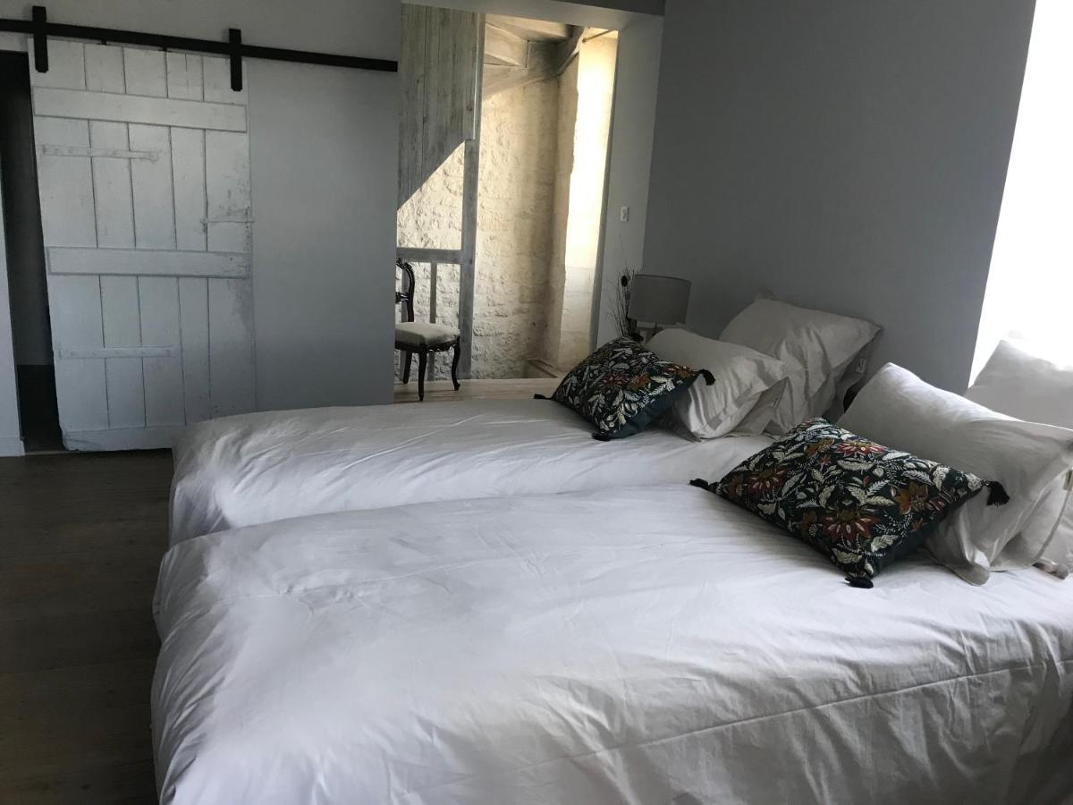 Logis De Pierre Levee Bed and Breakfast Bessines Εξωτερικό φωτογραφία